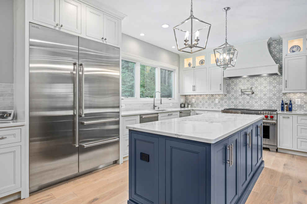 Kitchen - transitional kitchen idea in DC Metro