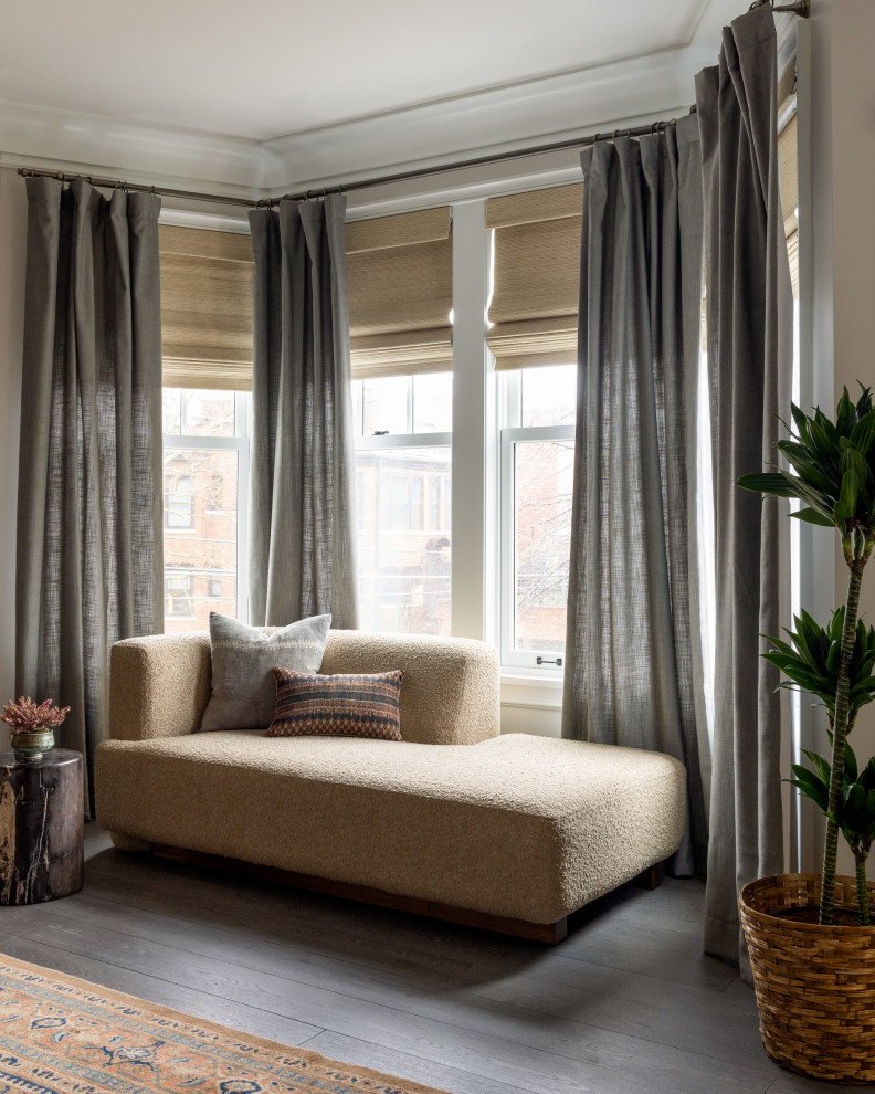 Transitional home design photo in Chicago