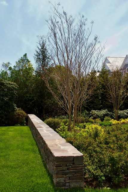 Westhampton contemporary-garden