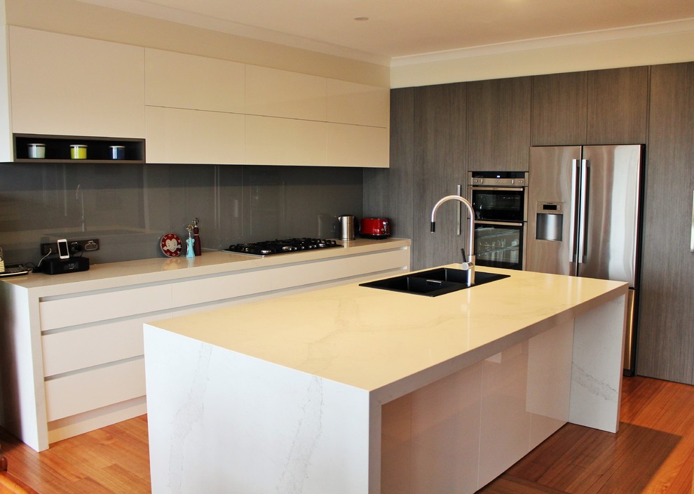 Contemporary kitchen in Melbourne.