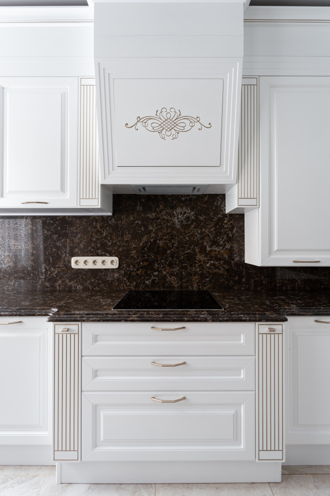 Угловая классическая кухня в КП Загорянка парк