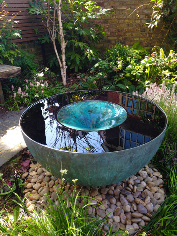Space-savvy water feature ideas that actually fit