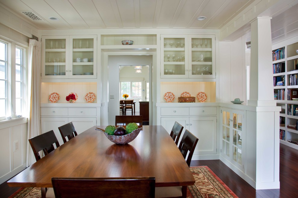 Design ideas for a traditional dining room in Philadelphia.
