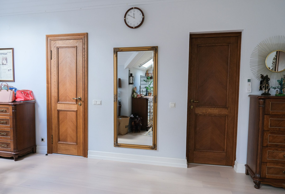 Деревянные современные окна для загородных домов