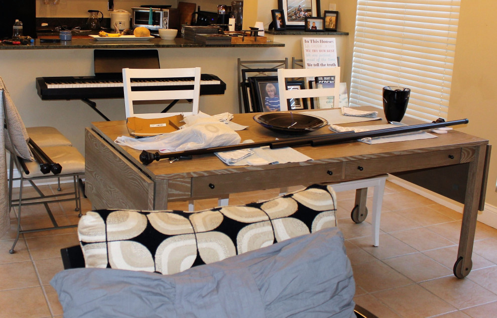 Transitional home design photo in Tampa