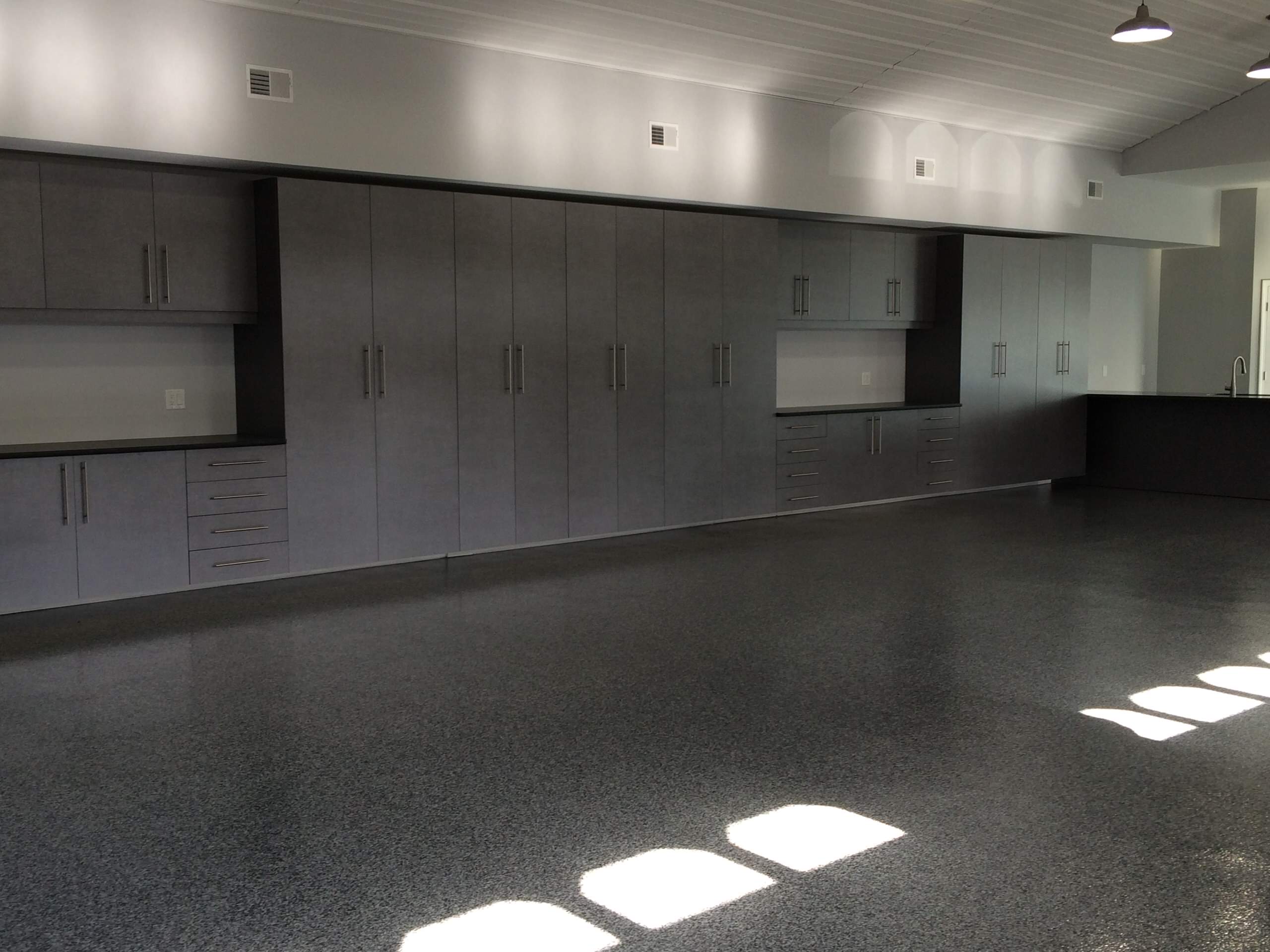 75 Modern Garage Ideas You'll Love - December, 2025 | Houzz, image size:2560x1920