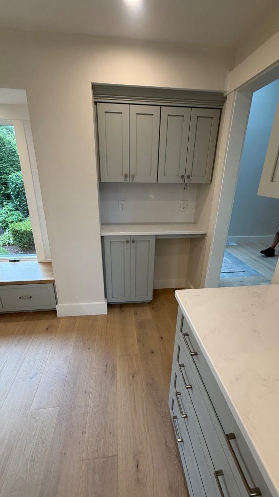 Inspiration for a transitional kitchen remodel in Boston