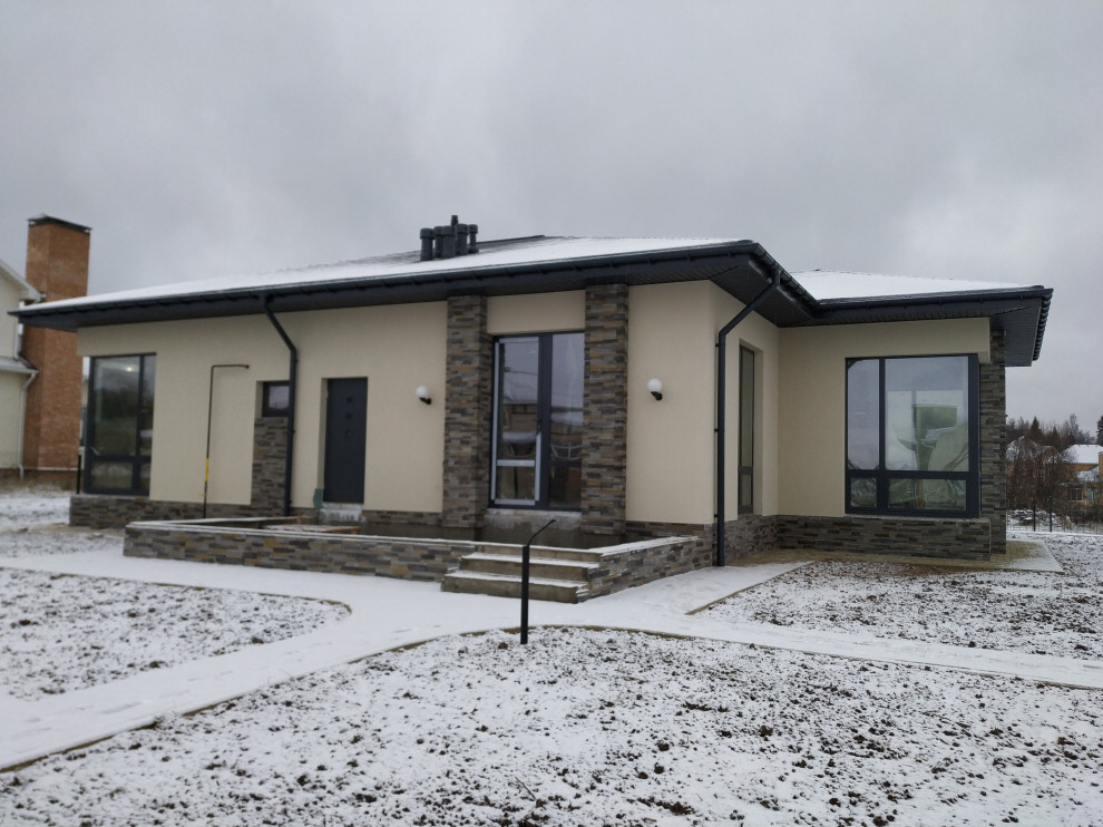 Небольшой одноэтажный дом из кирпича, утепление фасада пенопластом 150мм