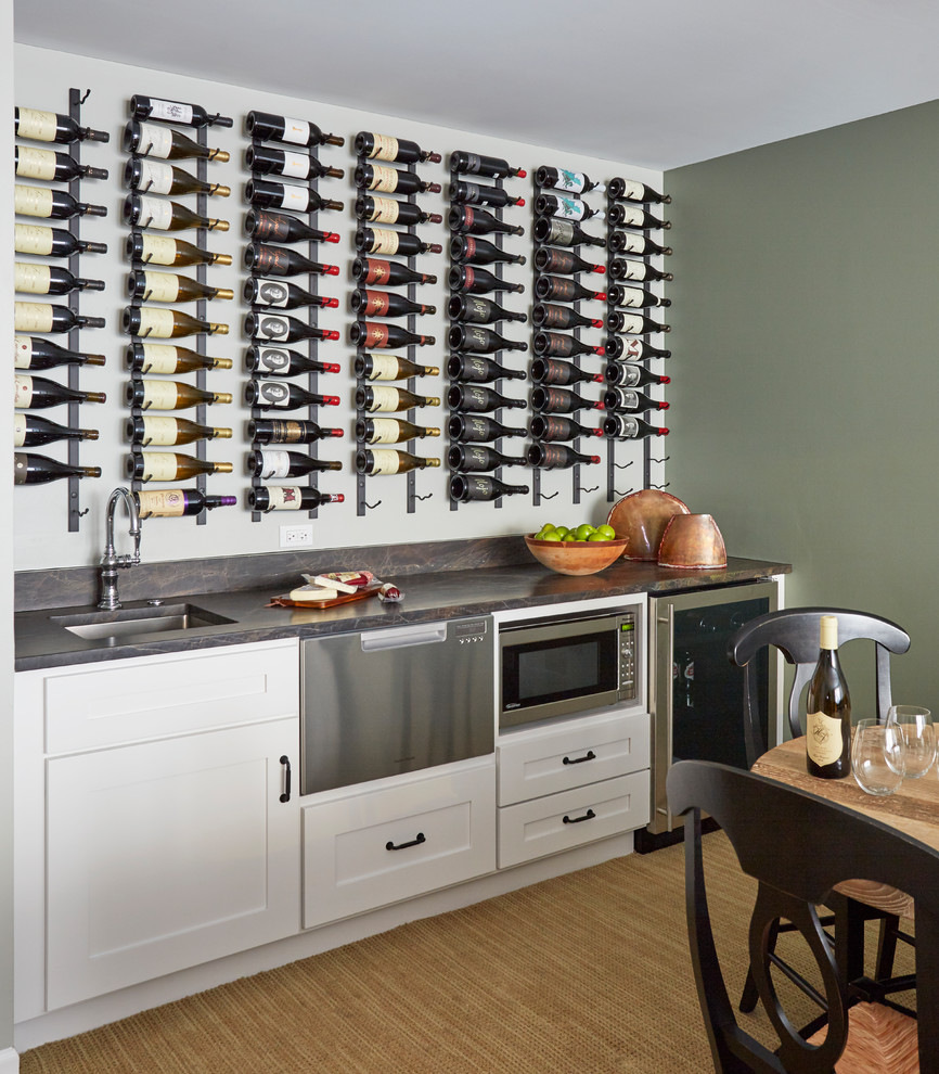 Example of a transitional home design design in Chicago