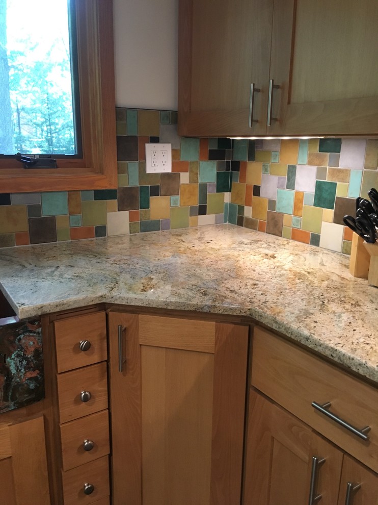 Inspiration for a transitional kitchen remodel in Detroit