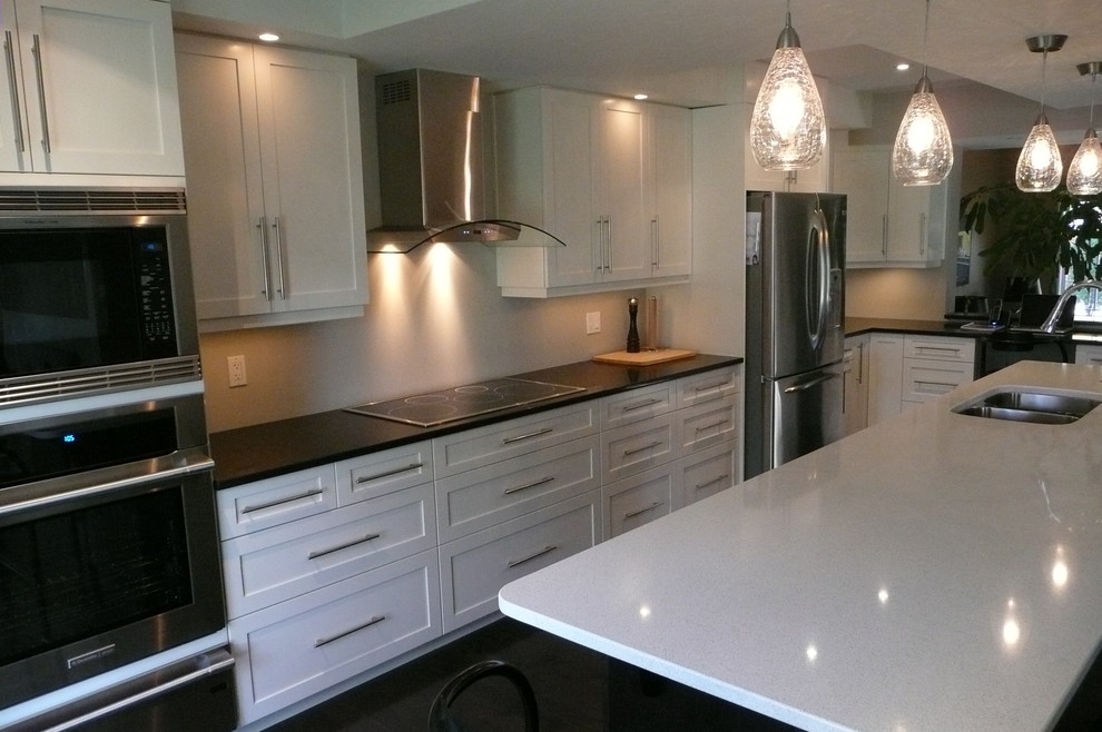 Kitchen - transitional kitchen idea