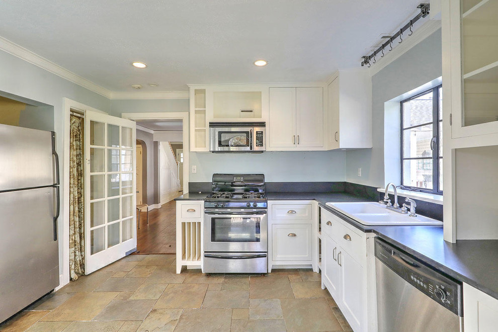 New home minor kitchen dilemma!