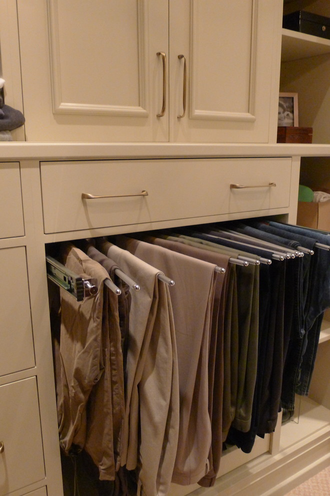 Inspiration for a transitional closet remodel in Indianapolis