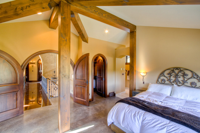 Sun Peaks mediterranean-bedroom