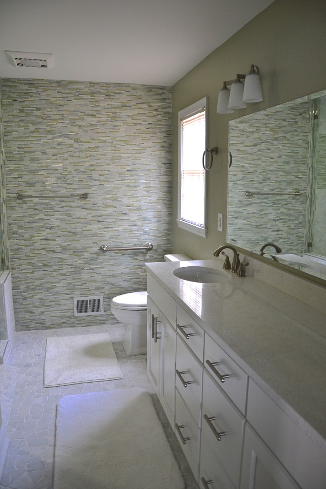 Inspiration for a mid-sized transitional bathroom remodel