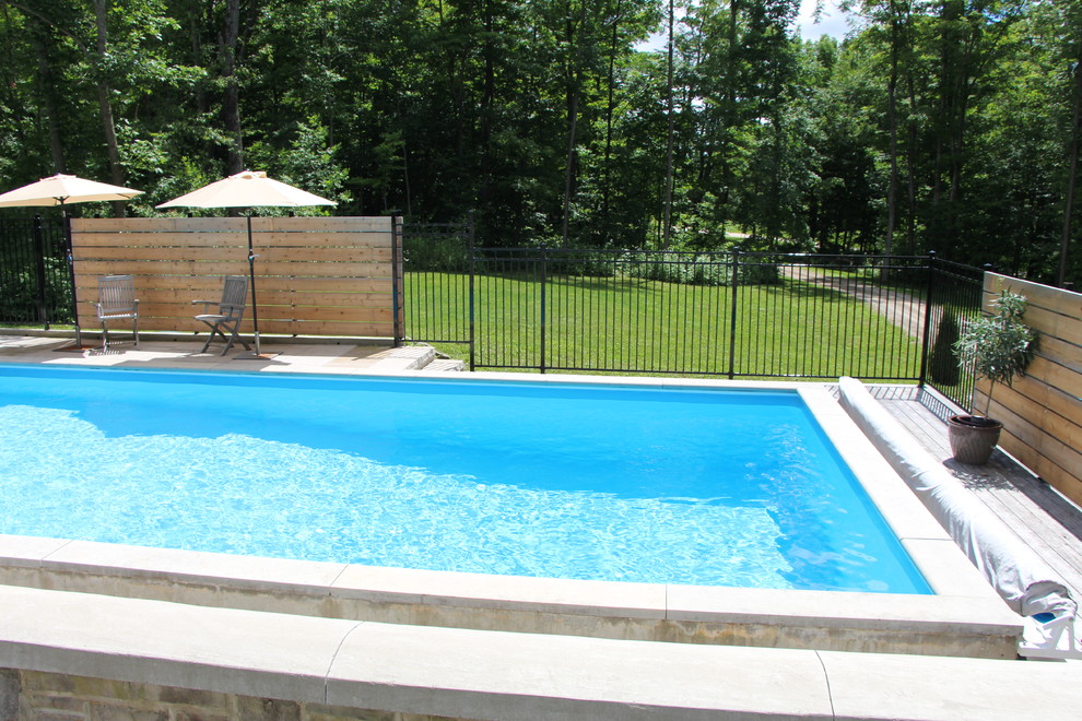 Inspiration for a transitional pool remodel in Toronto