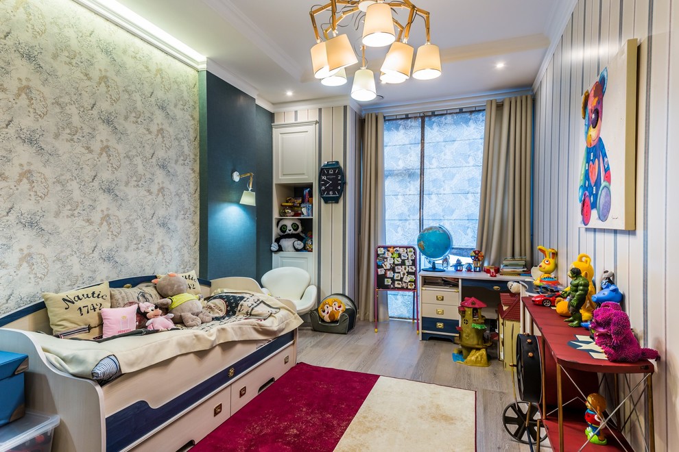 This is an example of a mid-sized transitional kids' room for kids 4-10 years old and girls in Saint Petersburg with pink walls, medium hardwood floors and white floor.
