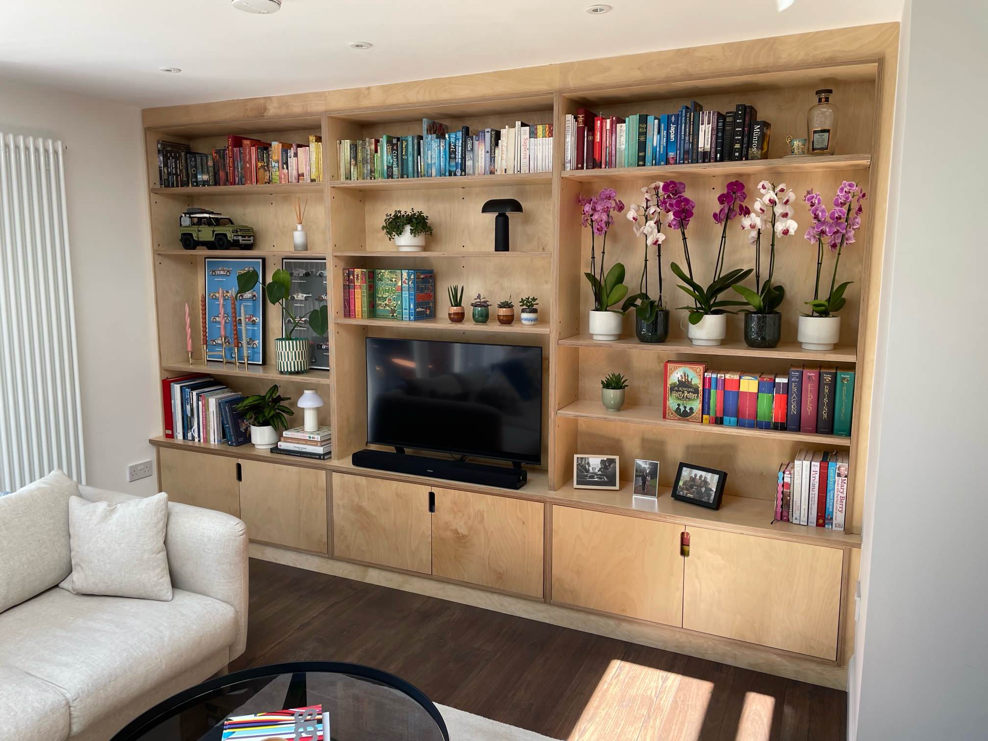 Natural Bespoke Media Unit