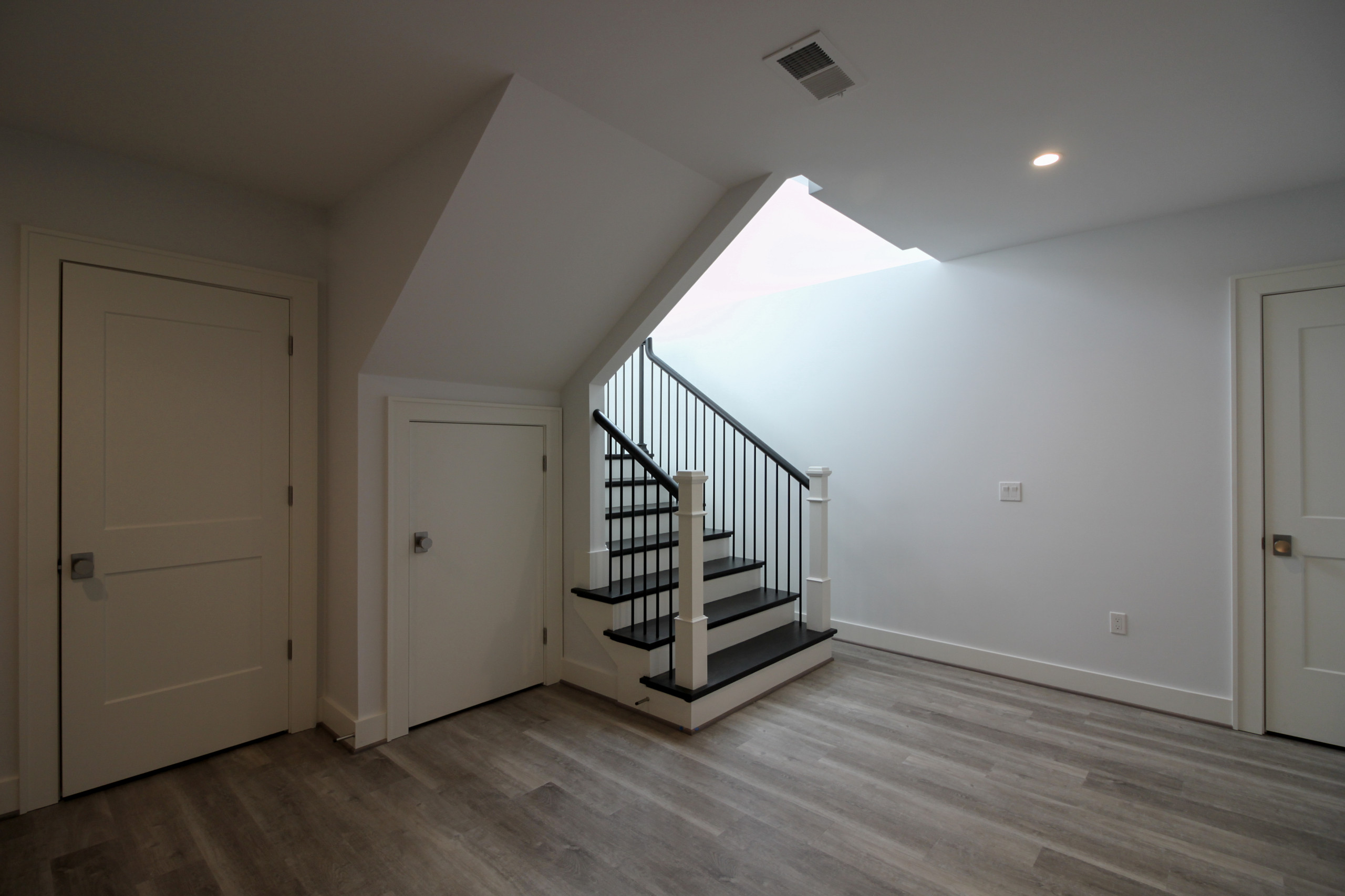 90_Classic Staircase with a Contemporary Twist, McLean VA 22101