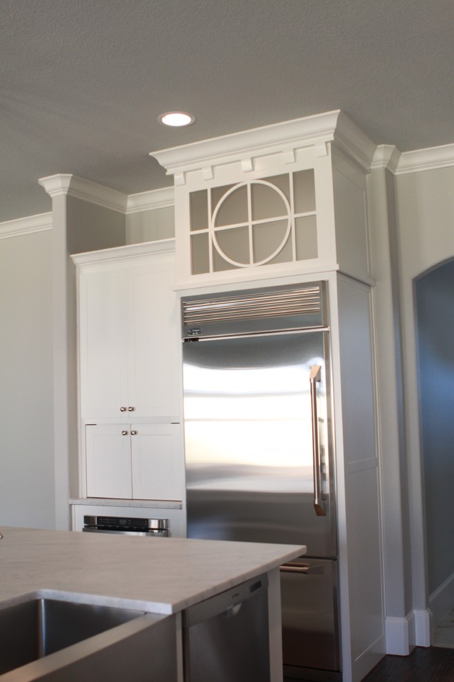 Inspiration for a transitional home design remodel in Dallas