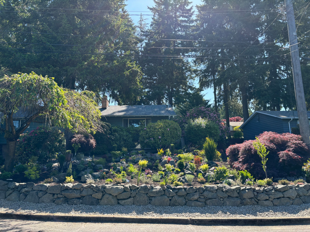 This is an example of a rustic landscaping in Seattle.