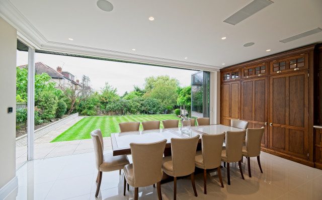 Open Plan Kitchen with Bespoke Glass Doors modern-esszimmer