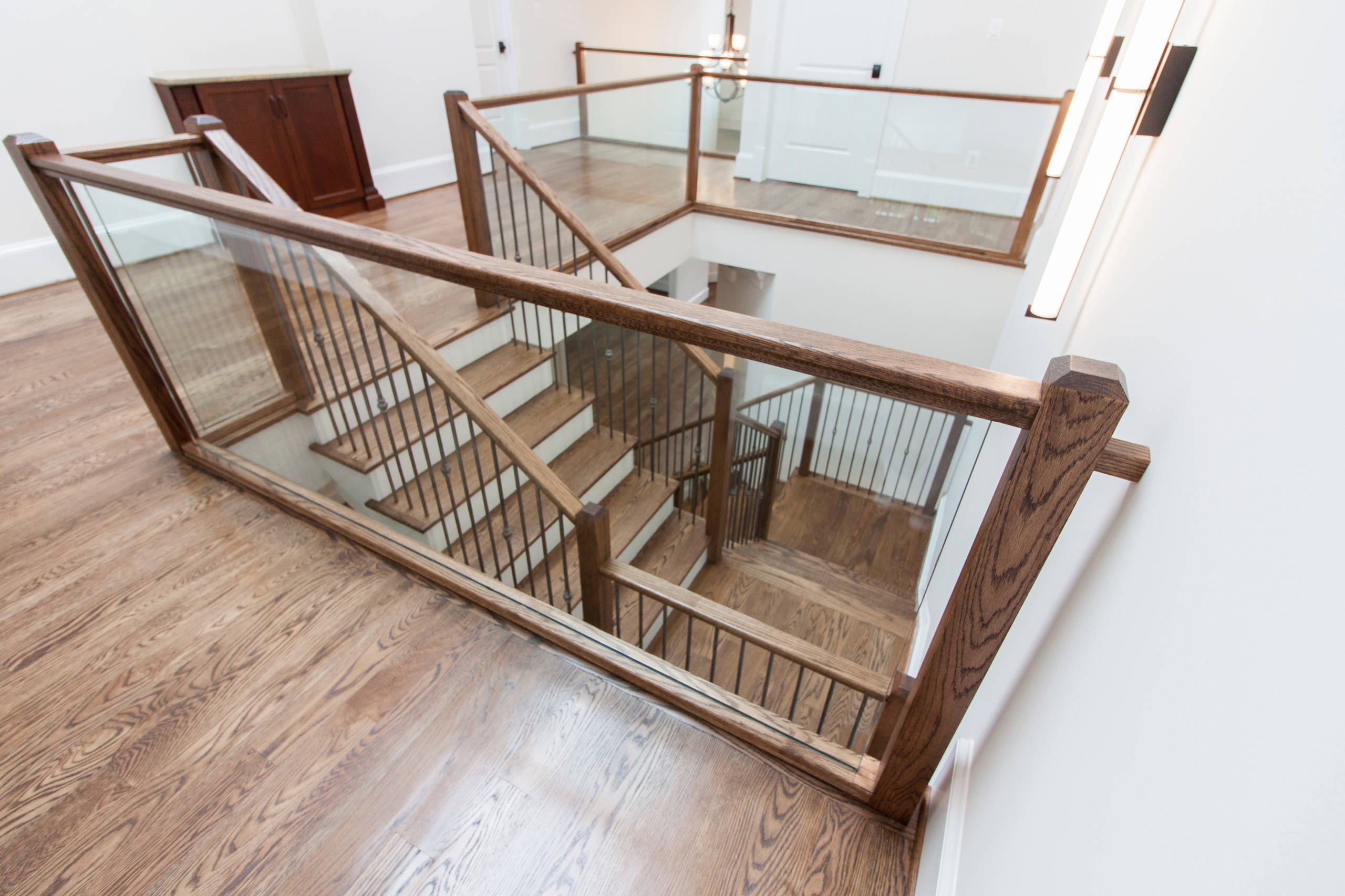 44_Clean and Contemporary Open Staircase, McLean, VA 22101
