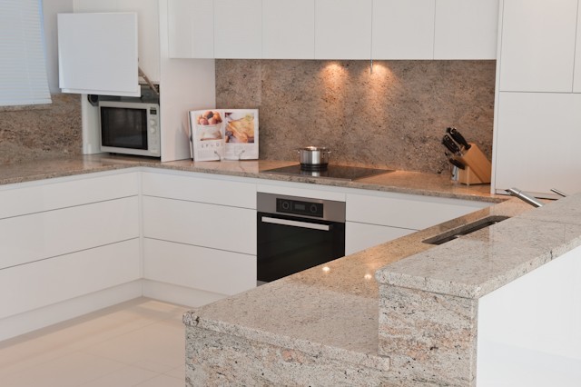 Inspiration for a modern kitchen in Adelaide.