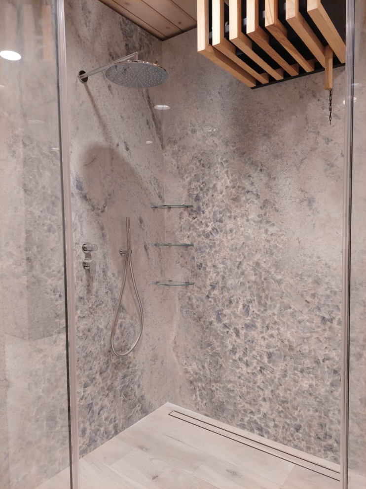 Стеклянные полочки в ванную