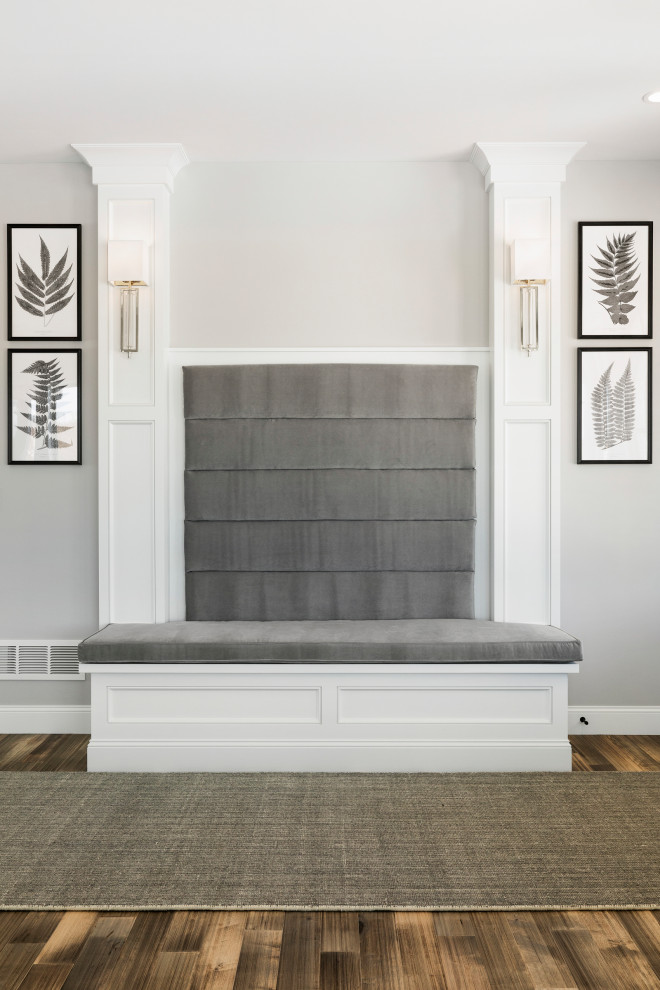 Entryway - transitional entryway idea in Minneapolis