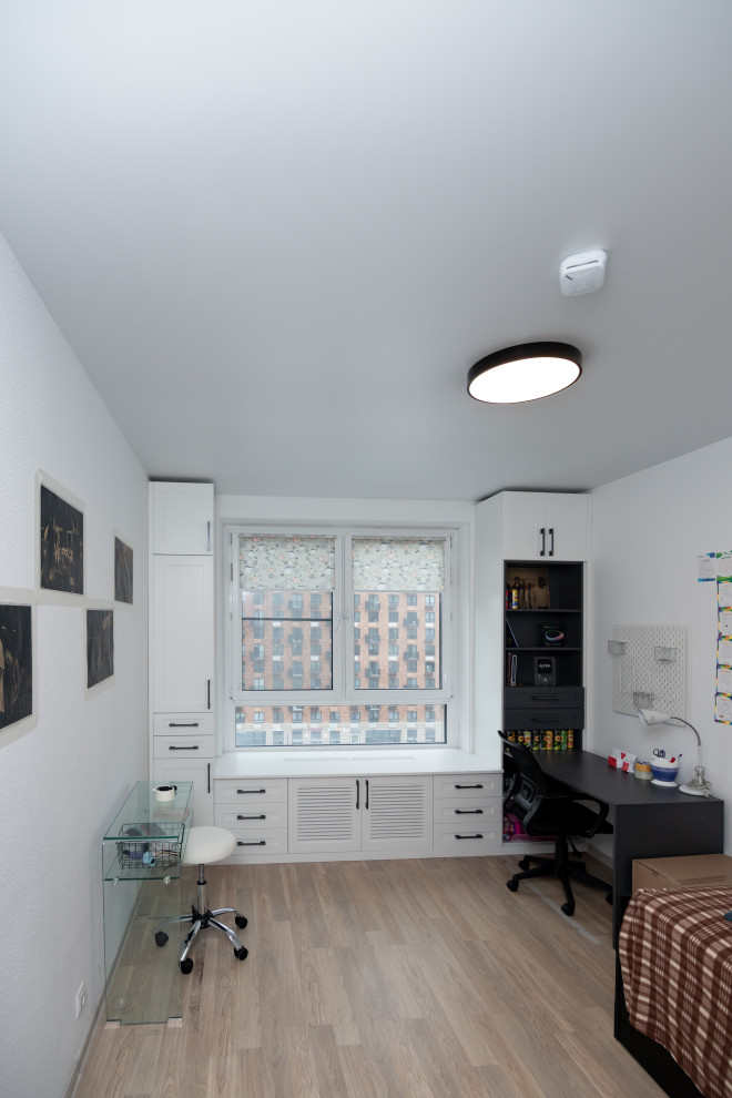 Меблировка подростковой комнаты в нейтральных цветах