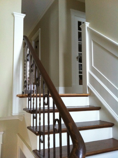 River Heights Renovation/Addition classique-escalier