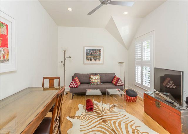 Home design - transitional home design idea in Jacksonville