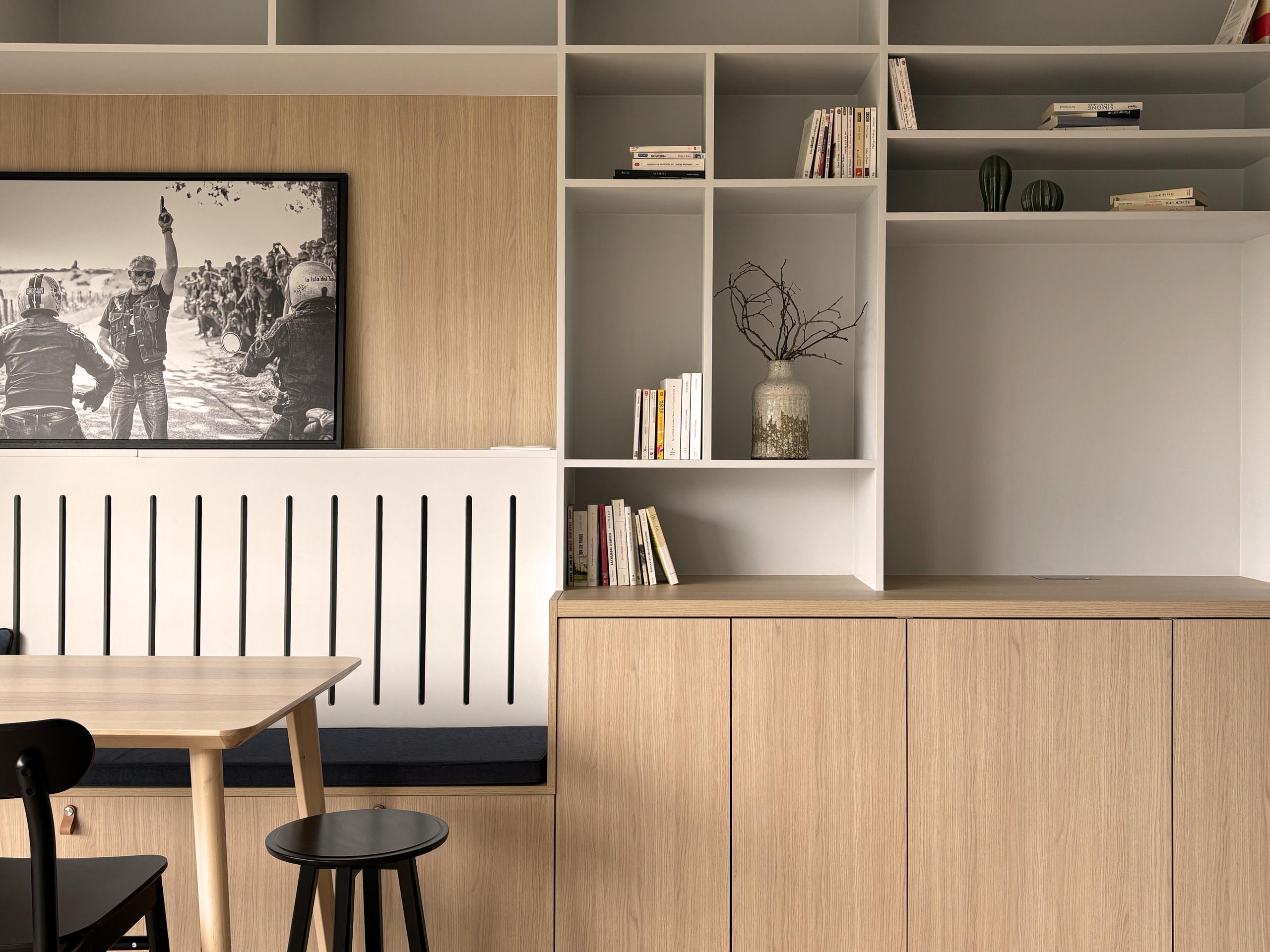 Appartement familial avec bibliothèque traversante