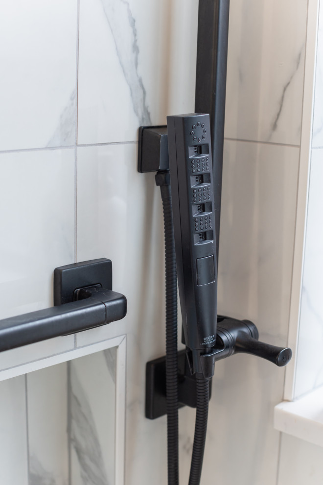 Black Locust | Master Bathroom
