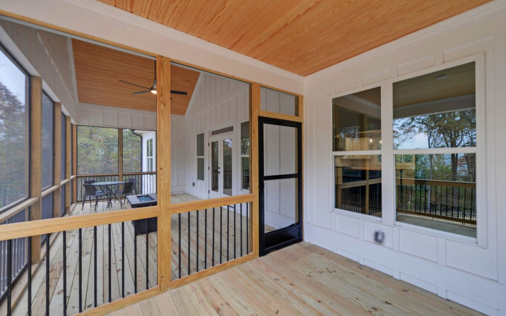 Inspiration for a cottage porch remodel in Atlanta