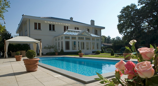 Pools contemporary-pools-and-hot-tubs