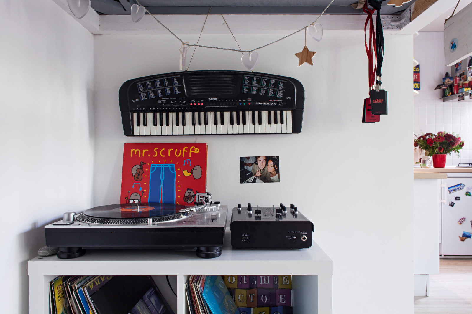 Небольшая, уютная квартира-студия.