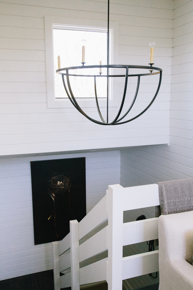 Inspiration for a cottage entryway remodel in Nashville