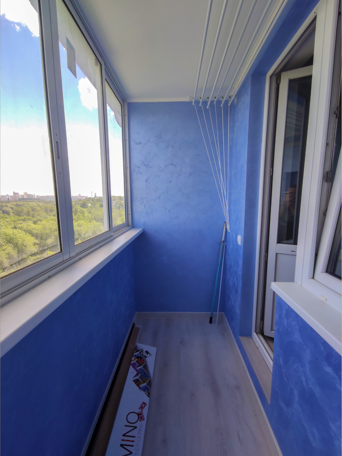 Синий балкон