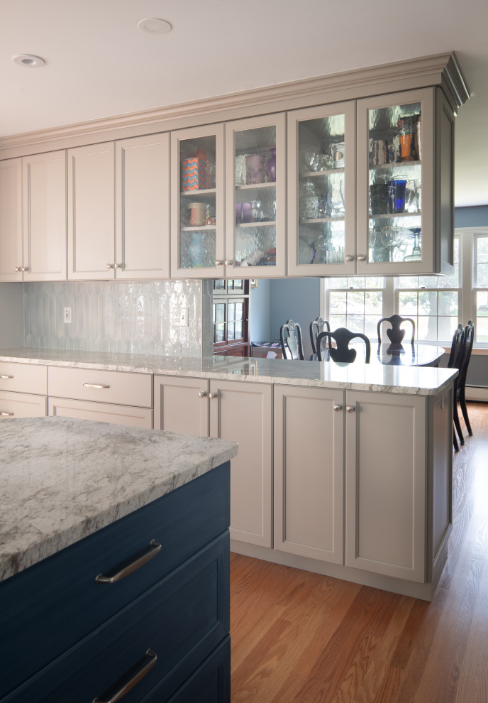 Example of a transitional home design design in Boston