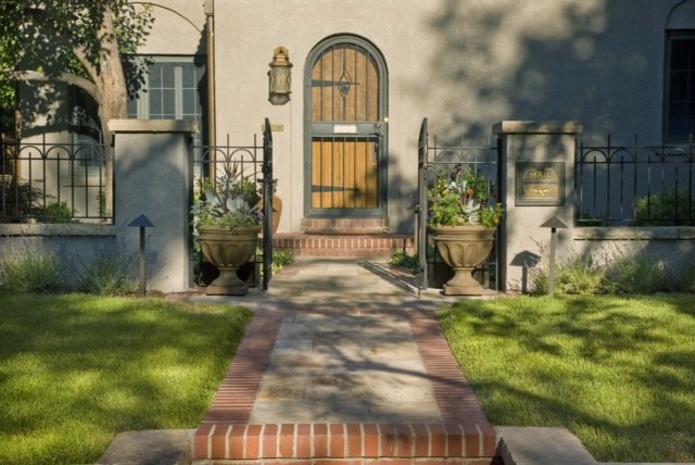 Inspiration for a mediterranean landscaping in Denver.