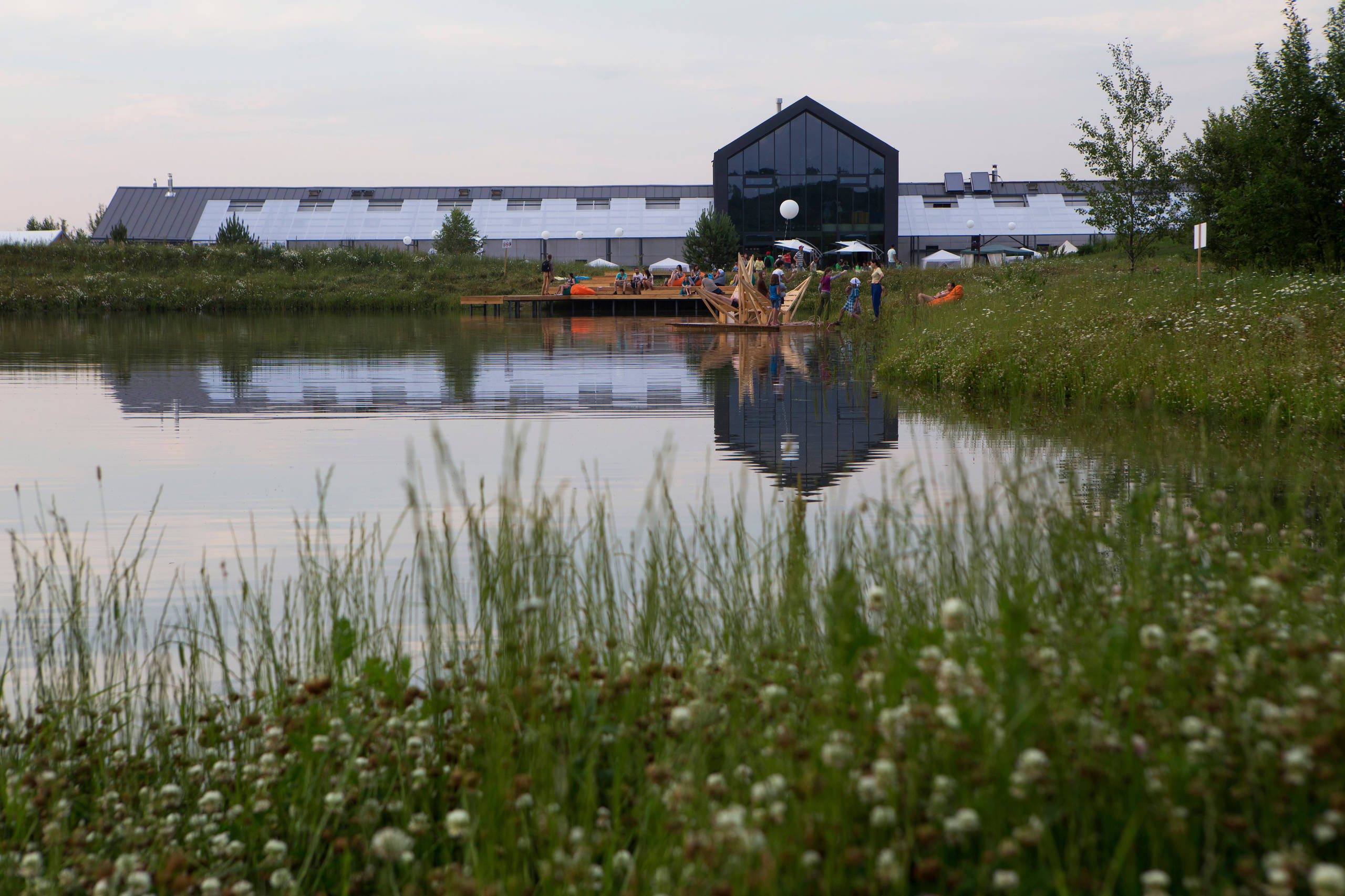 Ясно Поле: Экопарк «Ясно Поле» в Тульской области | Houzz Россия