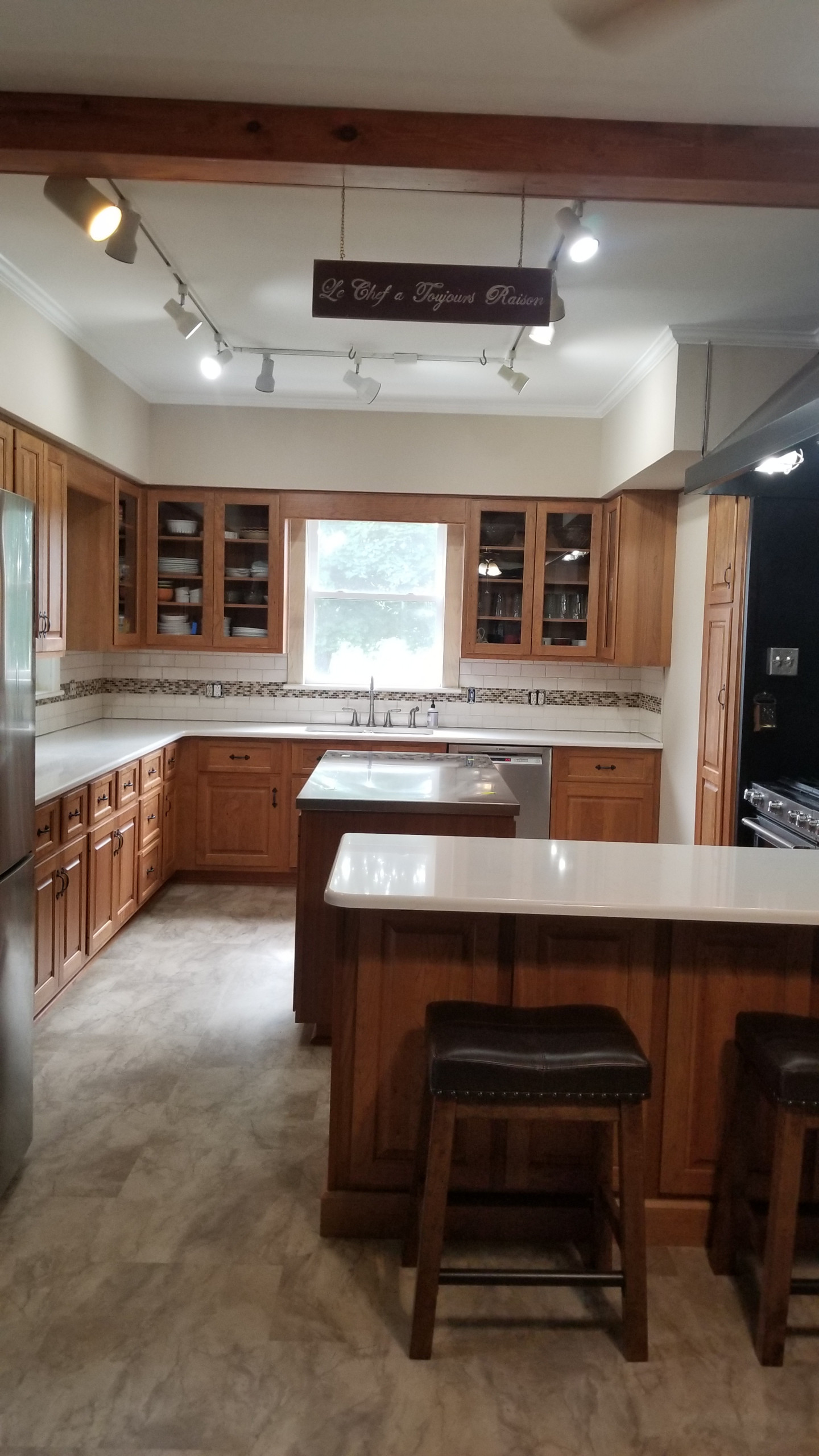 Large Gourmet Country Kitchen