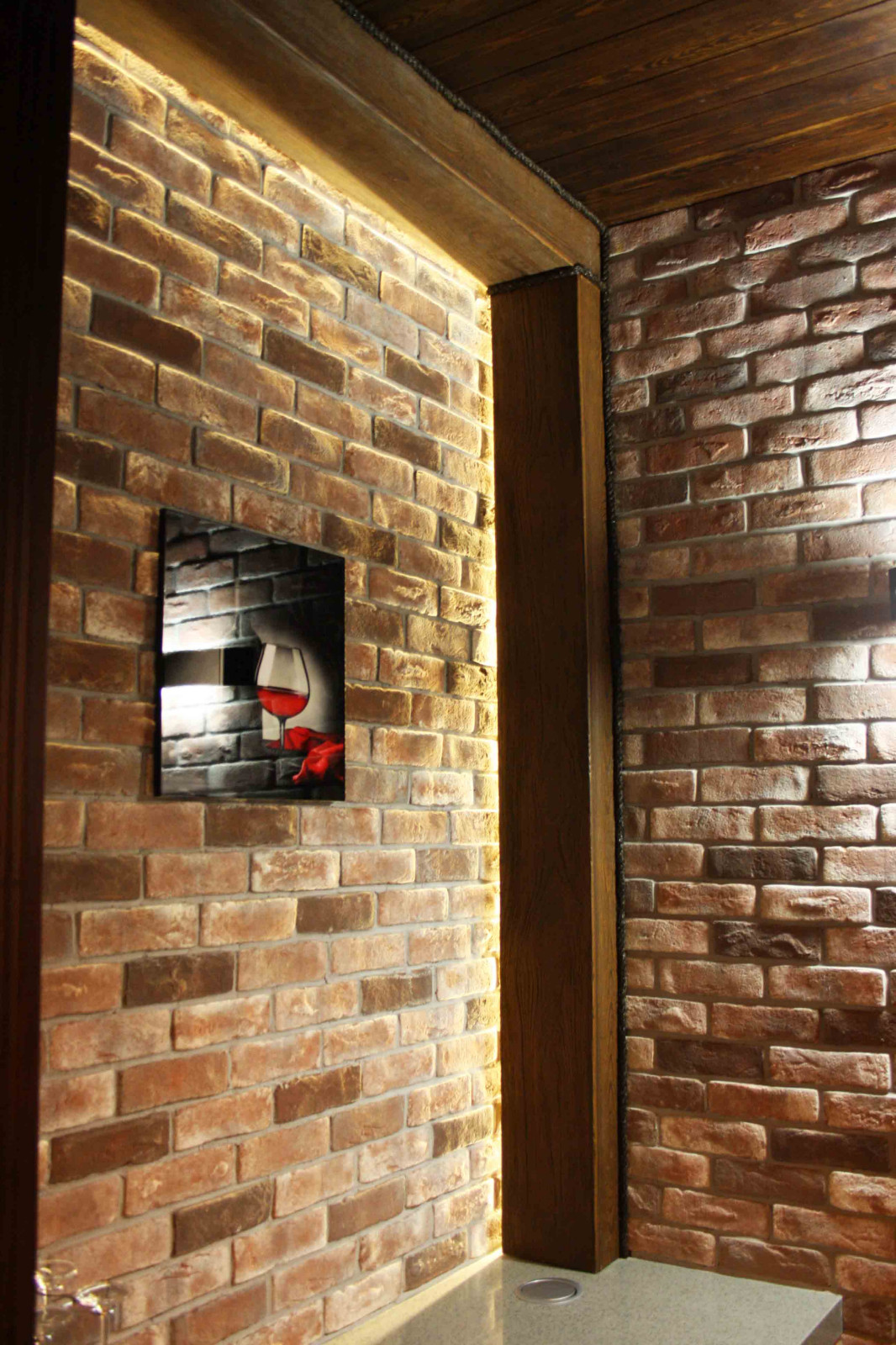 Бар с кинотеатром в частном доме