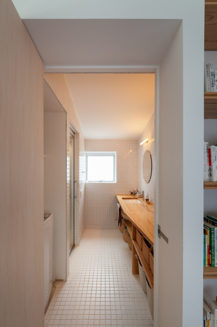長久手の平屋　〜関係を形づくる〜 moderno-bagno-di-servizio