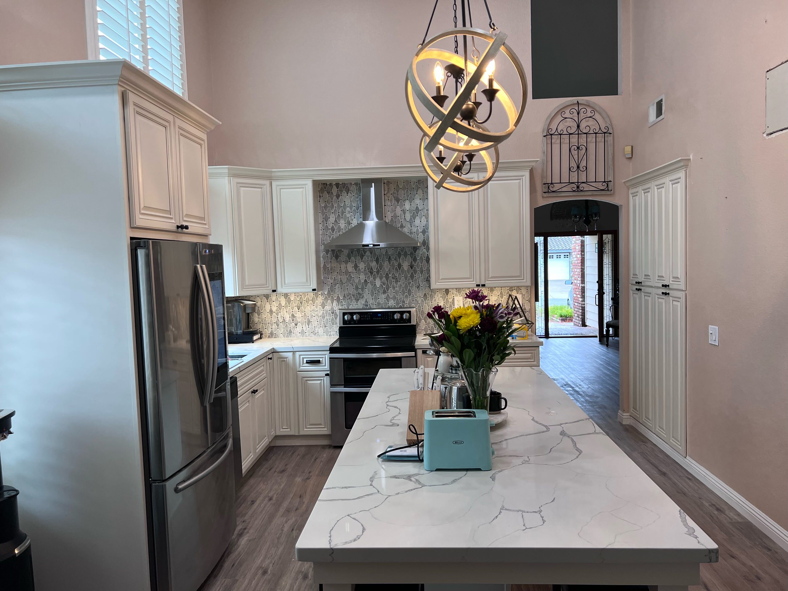 White Contemporary Kitchens