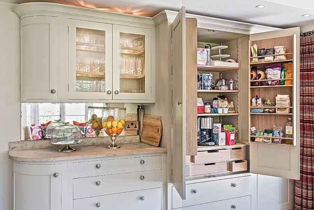 Tutts Clump - Restored Cottage with Bespoke Kitchen & Joinery klassisk-koekken