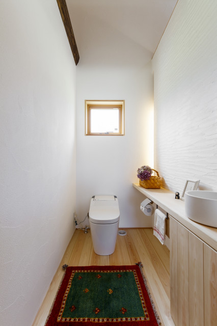 自然が導く居心地の良い家 minimalistisch-gaestetoilette