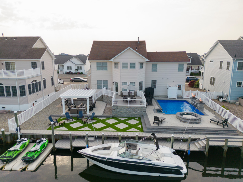 Lanoka Harbor, NJ: Home Resort with Pool, Hot tub & Contemporary Lawn